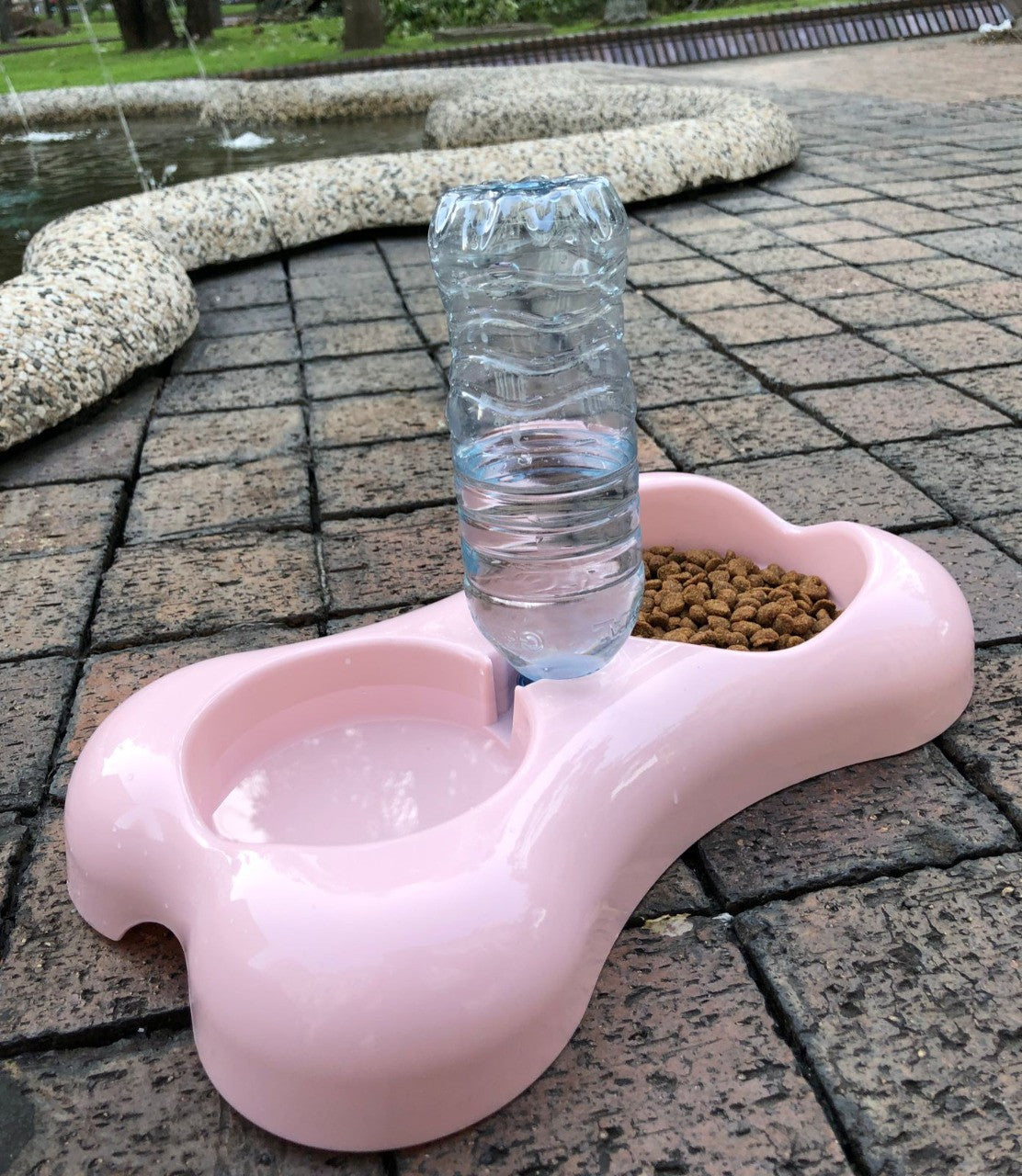 Comedero para mascotas con dispensador de água